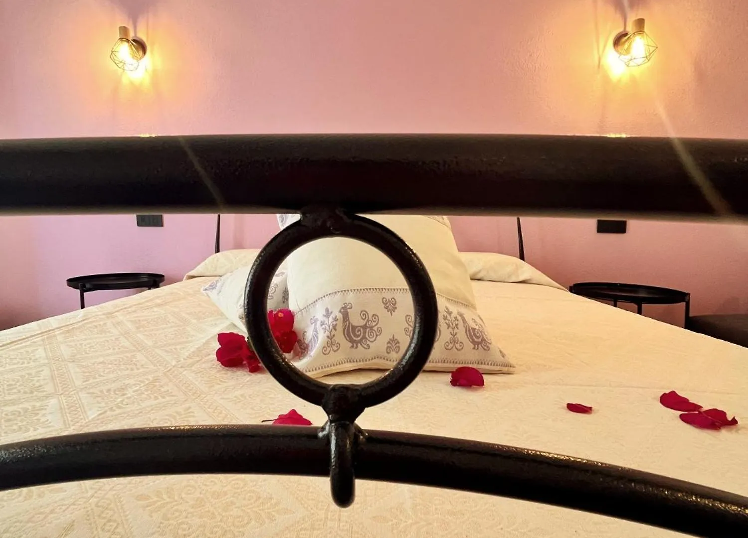 Ichnos Experience Room فيلاّسيمِيوس 0*,